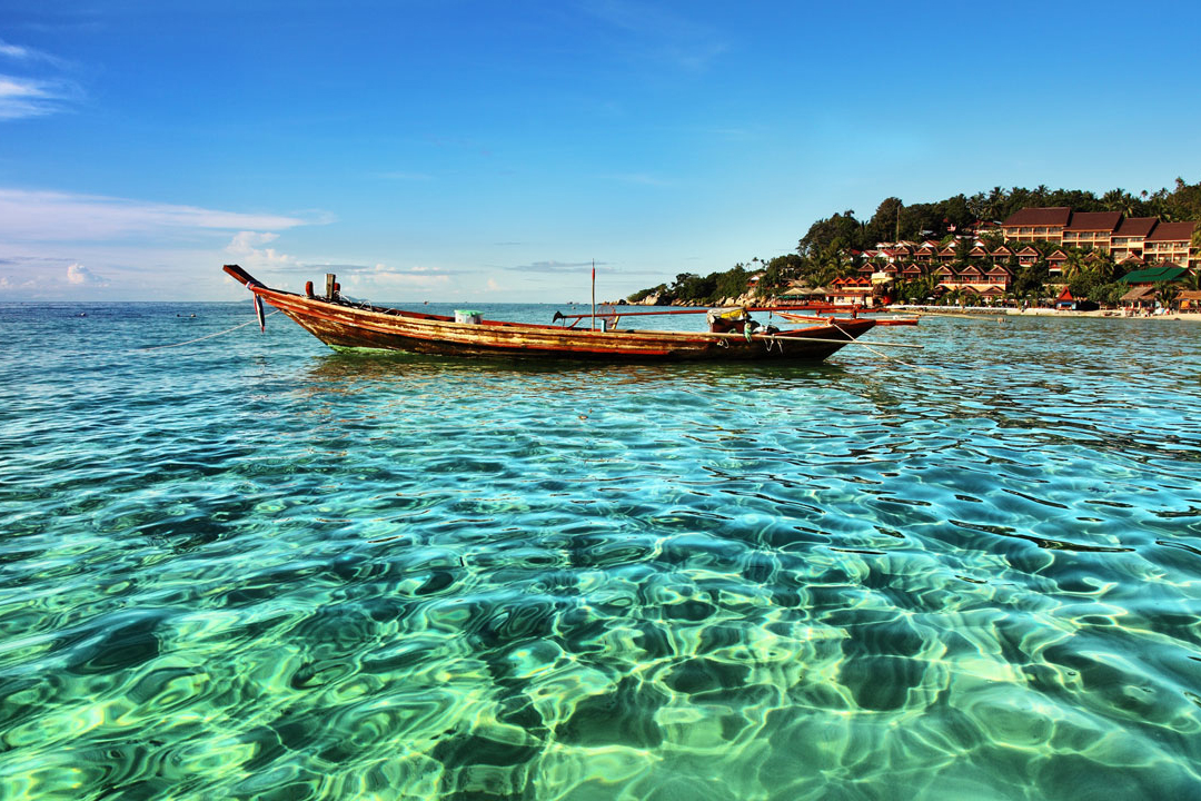 thailand-koh-phangan-crystal-clear-ocean