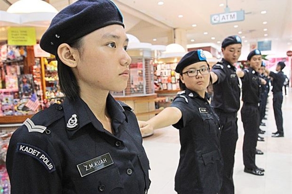 Cadet-police-from-Chong-Hwa-Independent-High-School