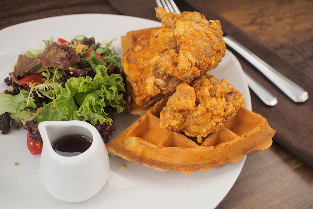 Fried-Chicken-Waffle