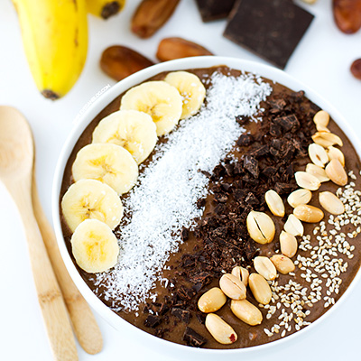 chocolate-peanut-butter-smoothie-bowl-400-jpg