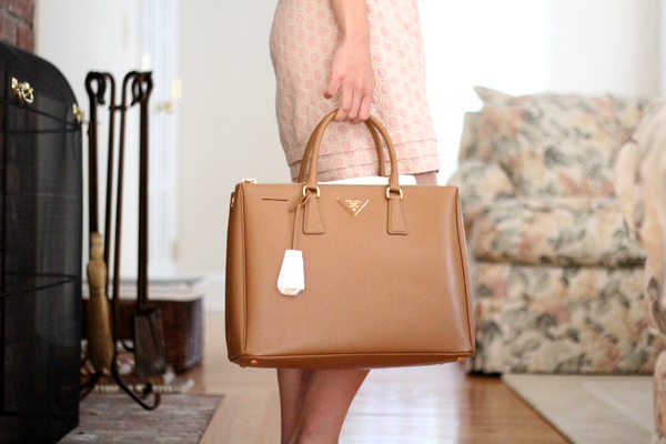 prada-saffiano-lux-tote-tan