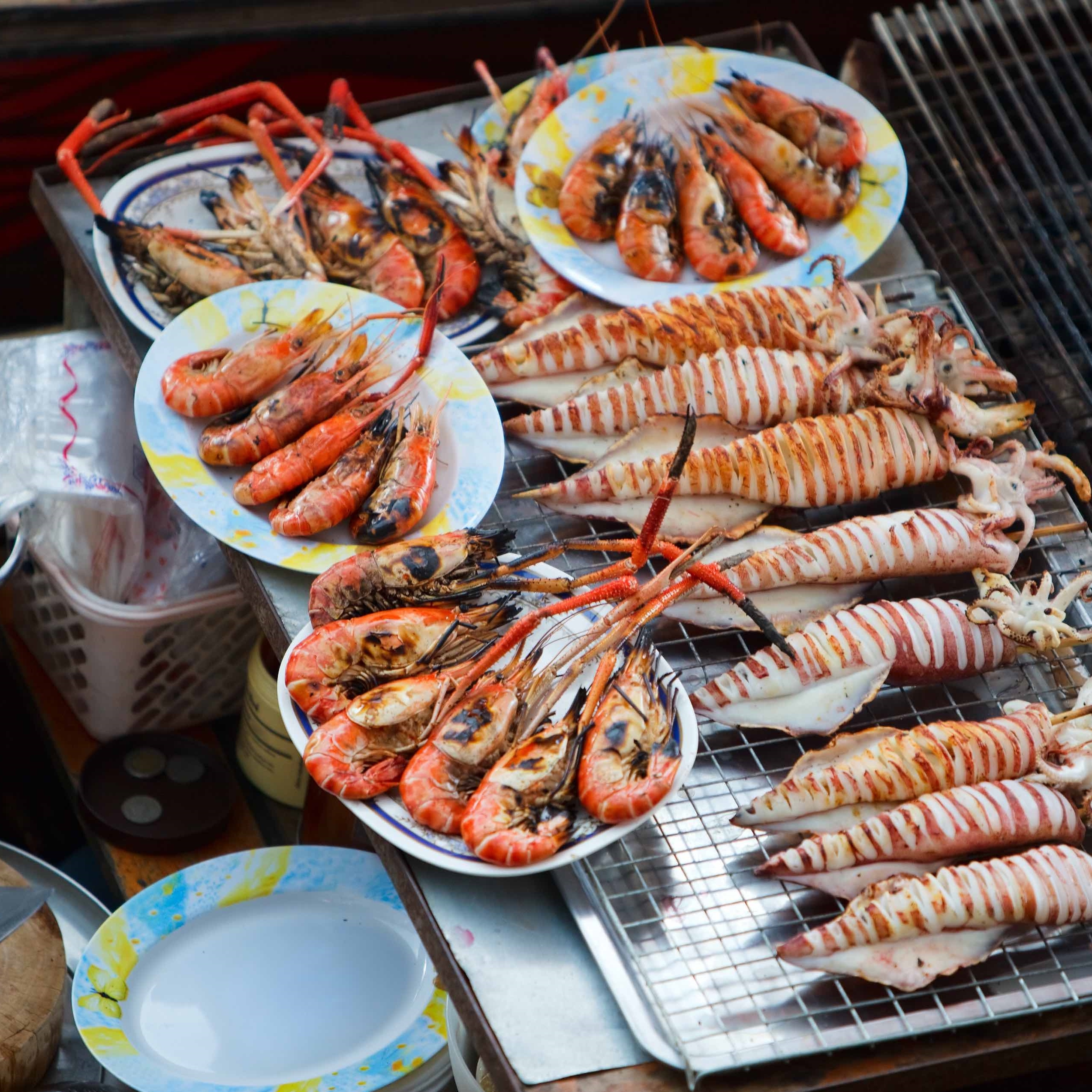 Sea food at Damnoen Saduak Floating Market near Bangkok, Thailand