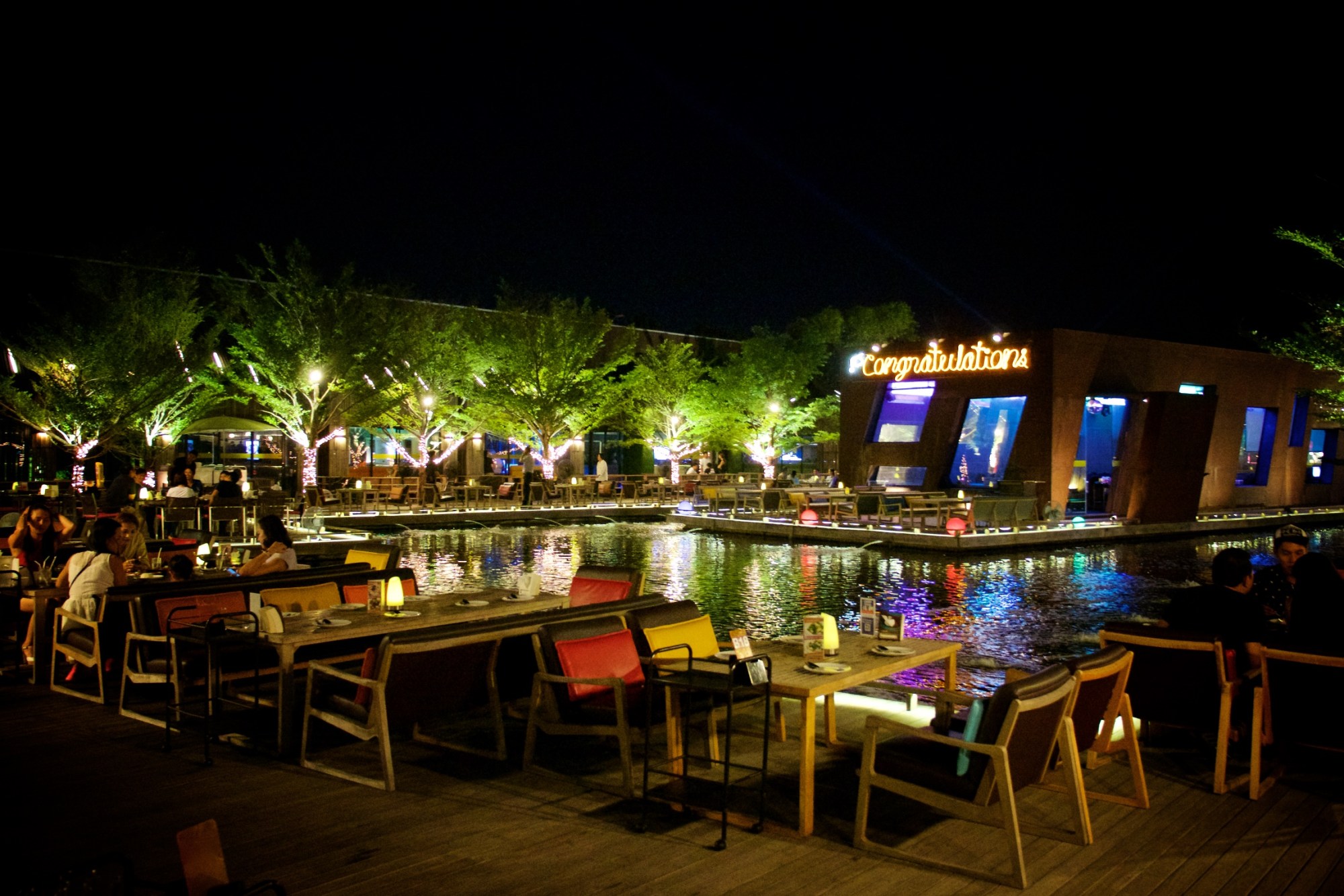 theme-restaurant-bangkok-waterside-01