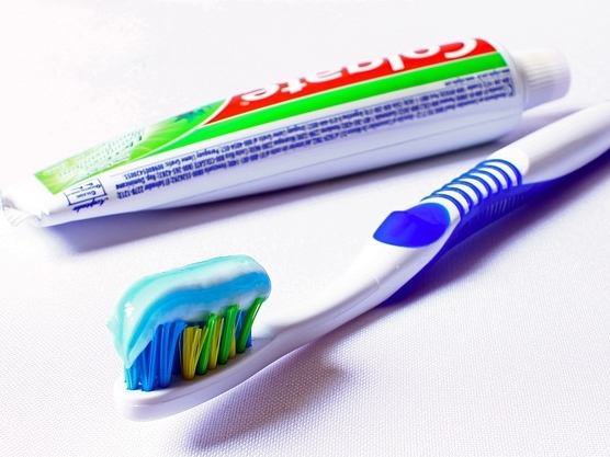 toothbrush-toothpaste