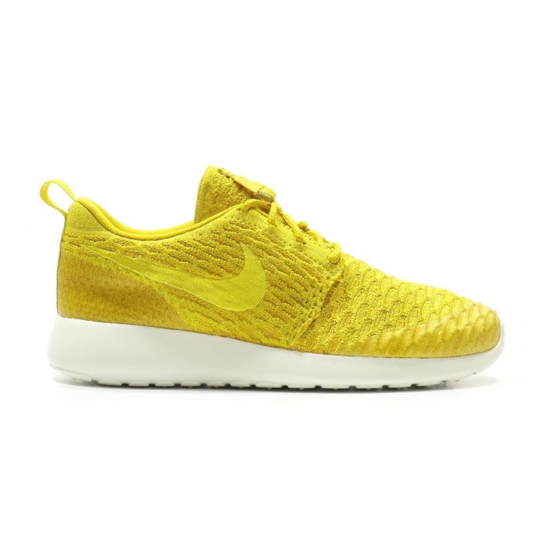 704927701-nike-roshe-flyknit