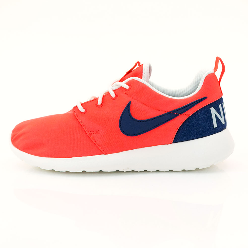 820200641-nike-roshe-one